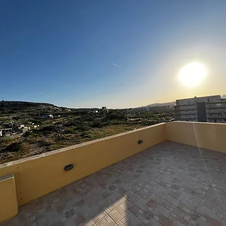 Conmal Penthouse In Bay Apartament Mellieħa