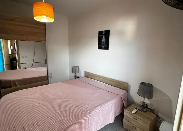 아파트 Conmal Penthouse In Bay 멜리에하