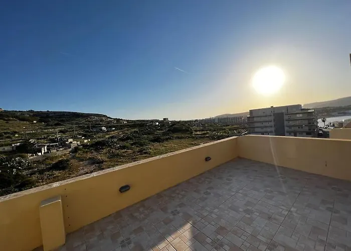 Conmal Penthouse In Bay 아파트 멜리에하